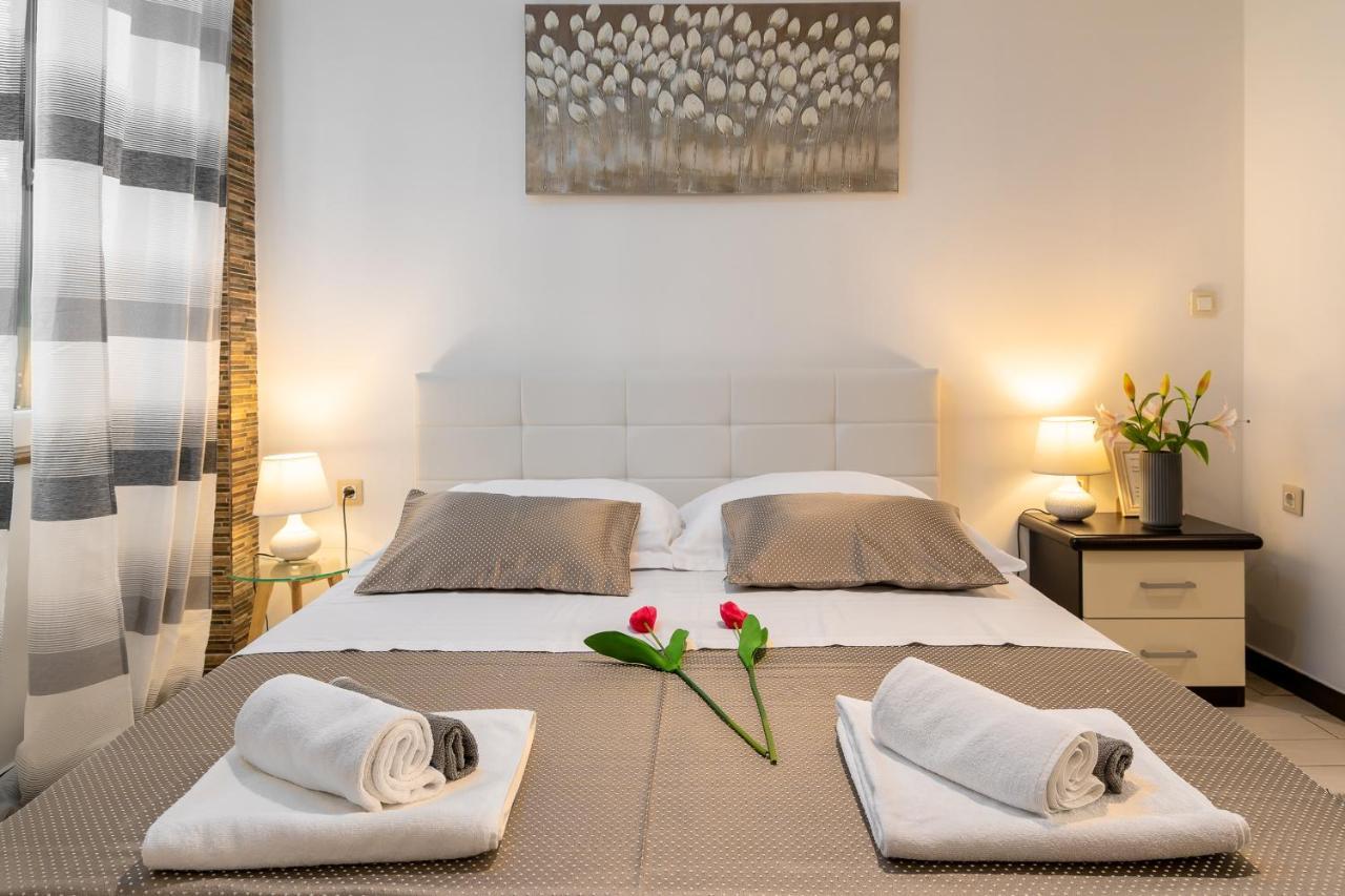 Studio Apartment La Luna Split Buitenkant foto