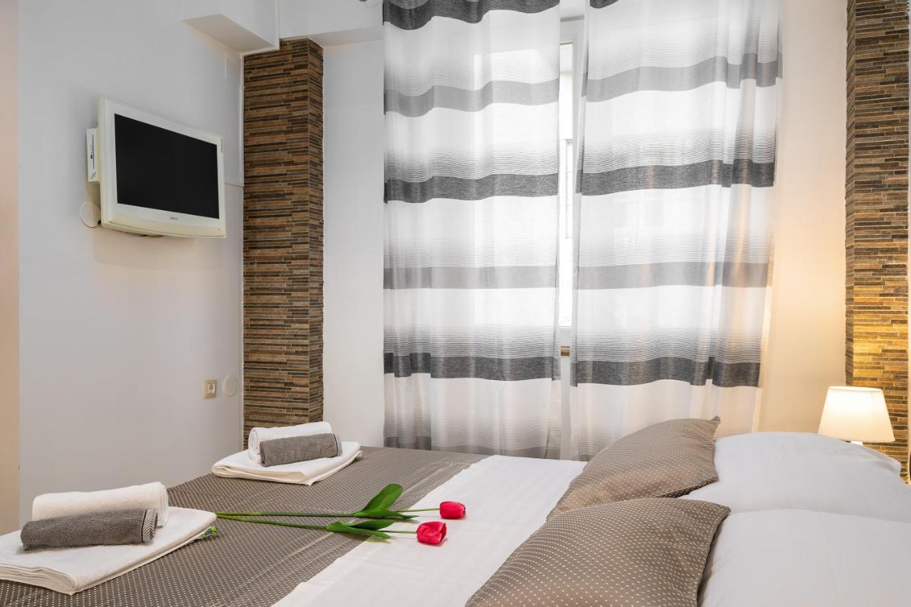 Studio Apartment La Luna Split Buitenkant foto