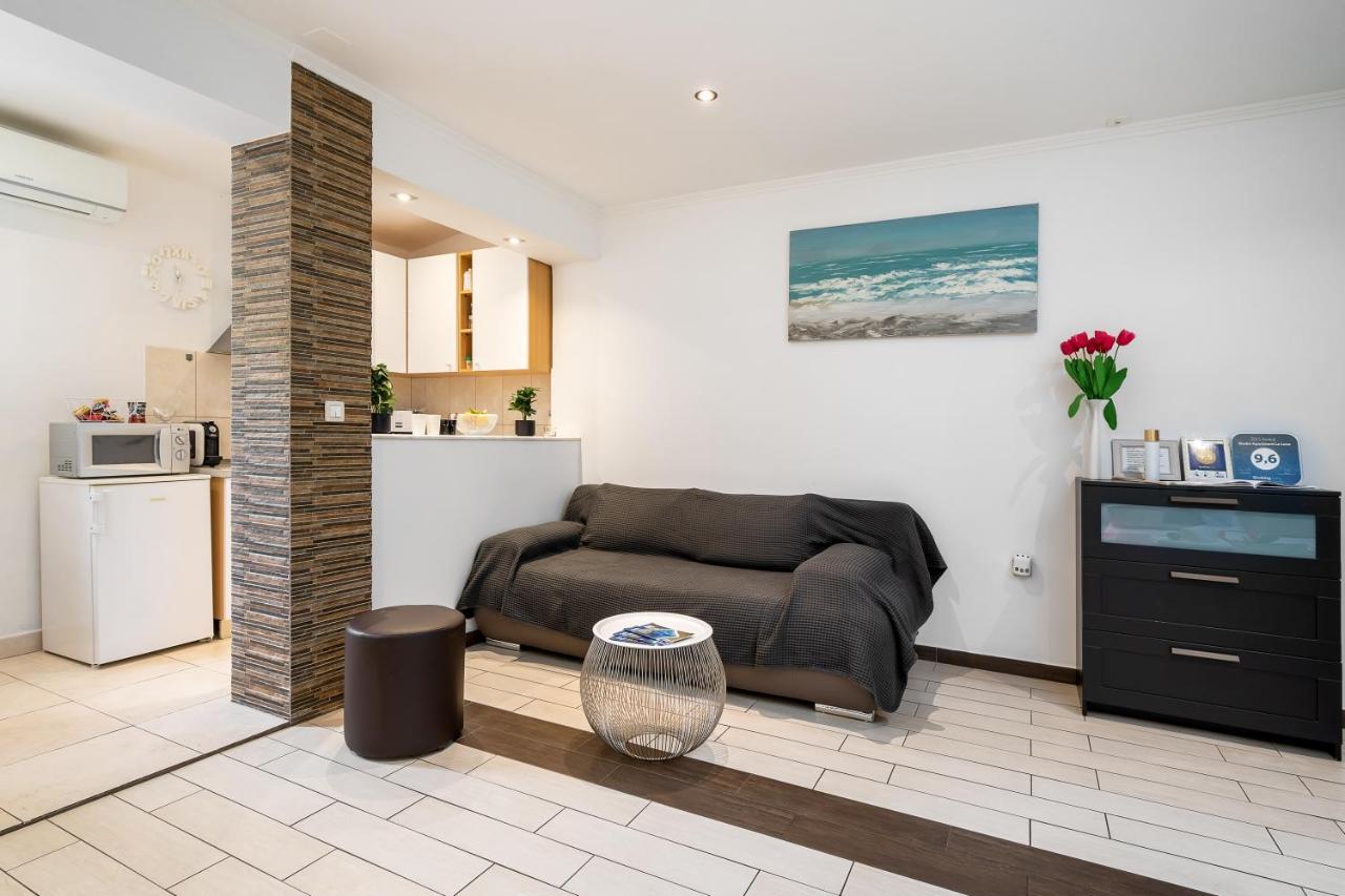 Studio Apartment La Luna Split Buitenkant foto